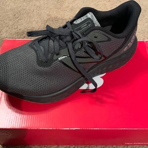 New Balance Fresh Foam Arishi v4 Athletic Shoes Men’s 8 X-wide Grey Running